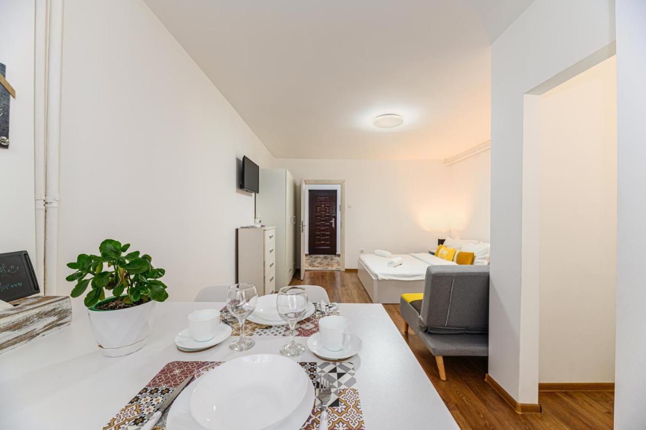 Jad - Family - Apartments & Studios Брашов Екстериор снимка